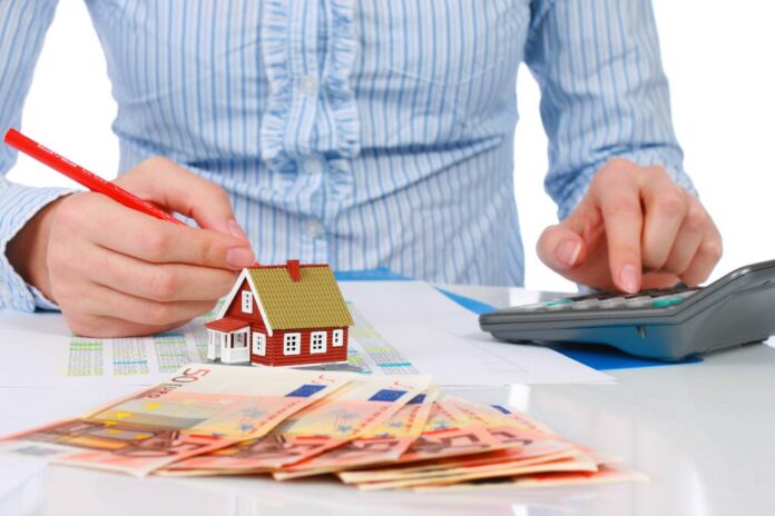 Как налоги на недвижимость различаются при покупке и аренде